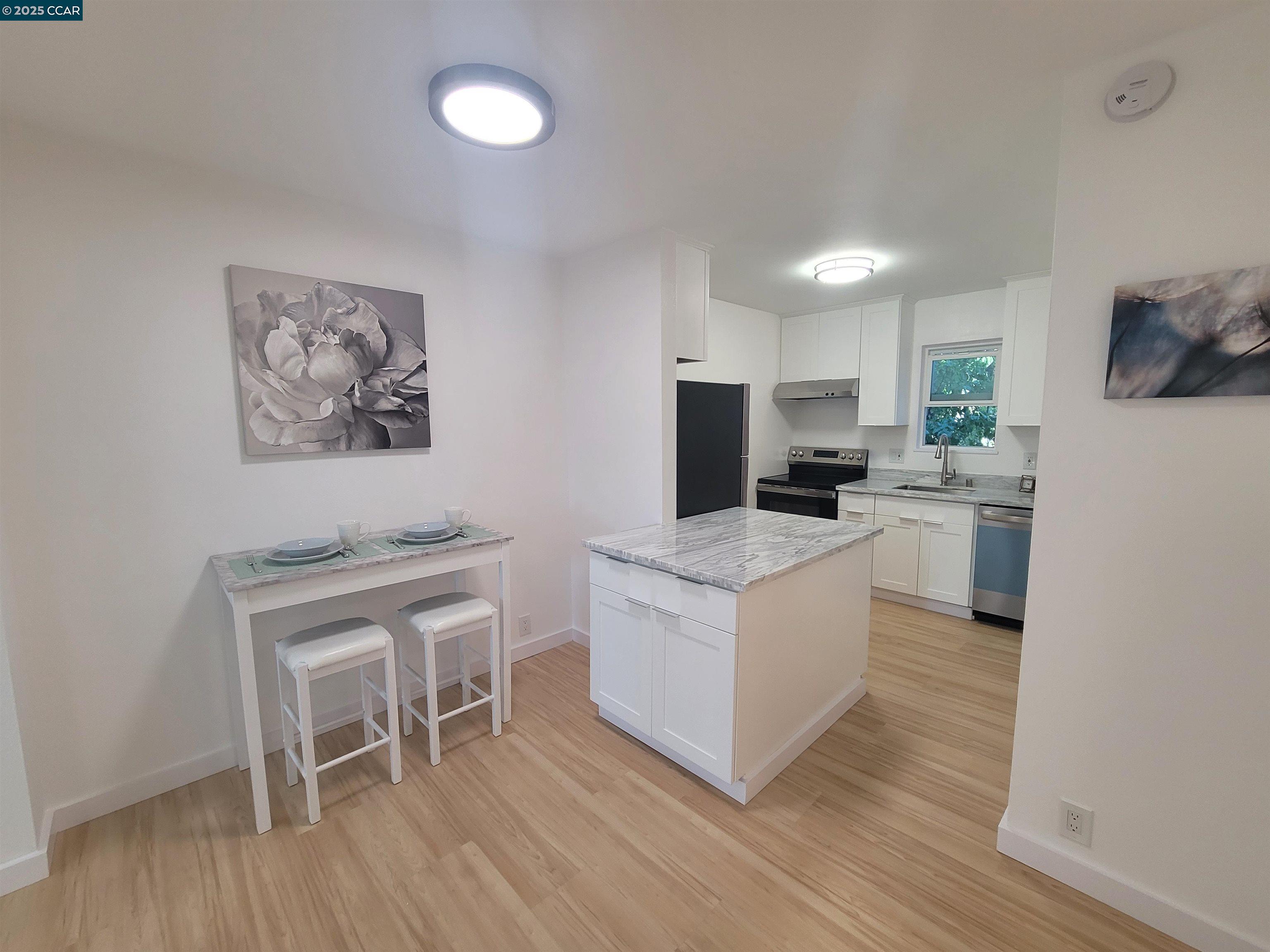 375 Camelback Rd # 23