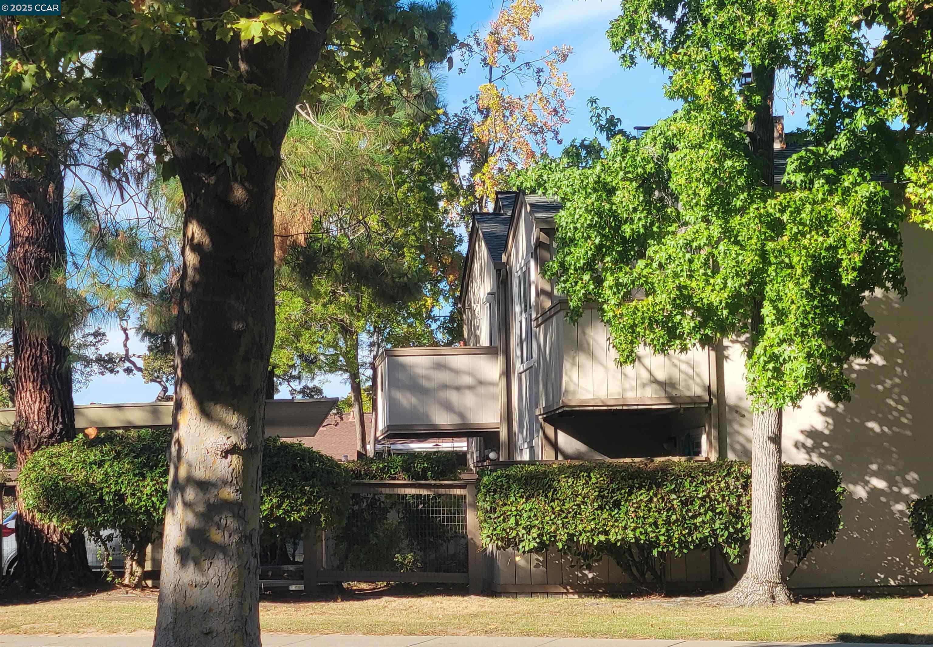 375 Camelback Rd # 23