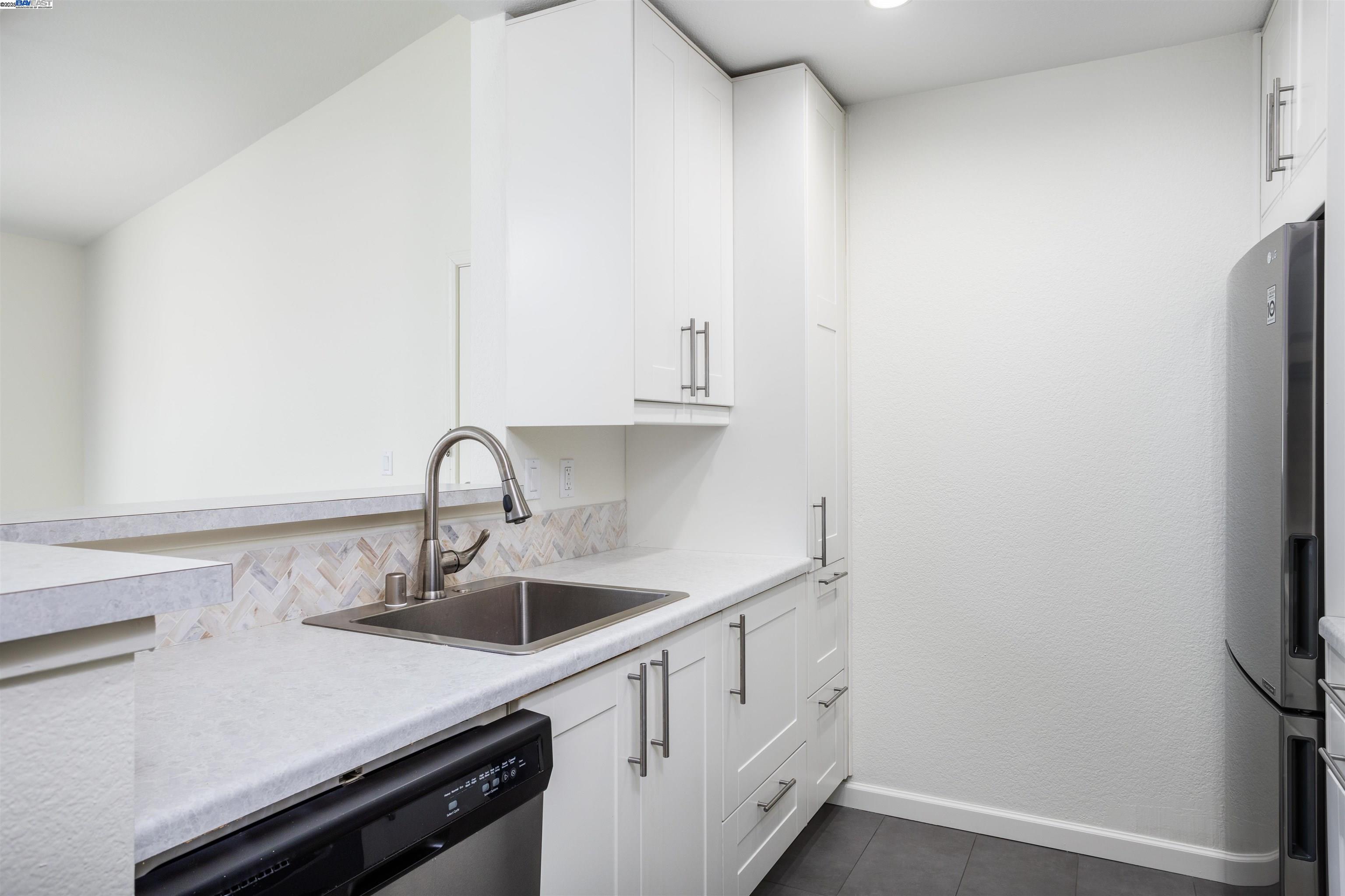 140 Reflections Dr # 24