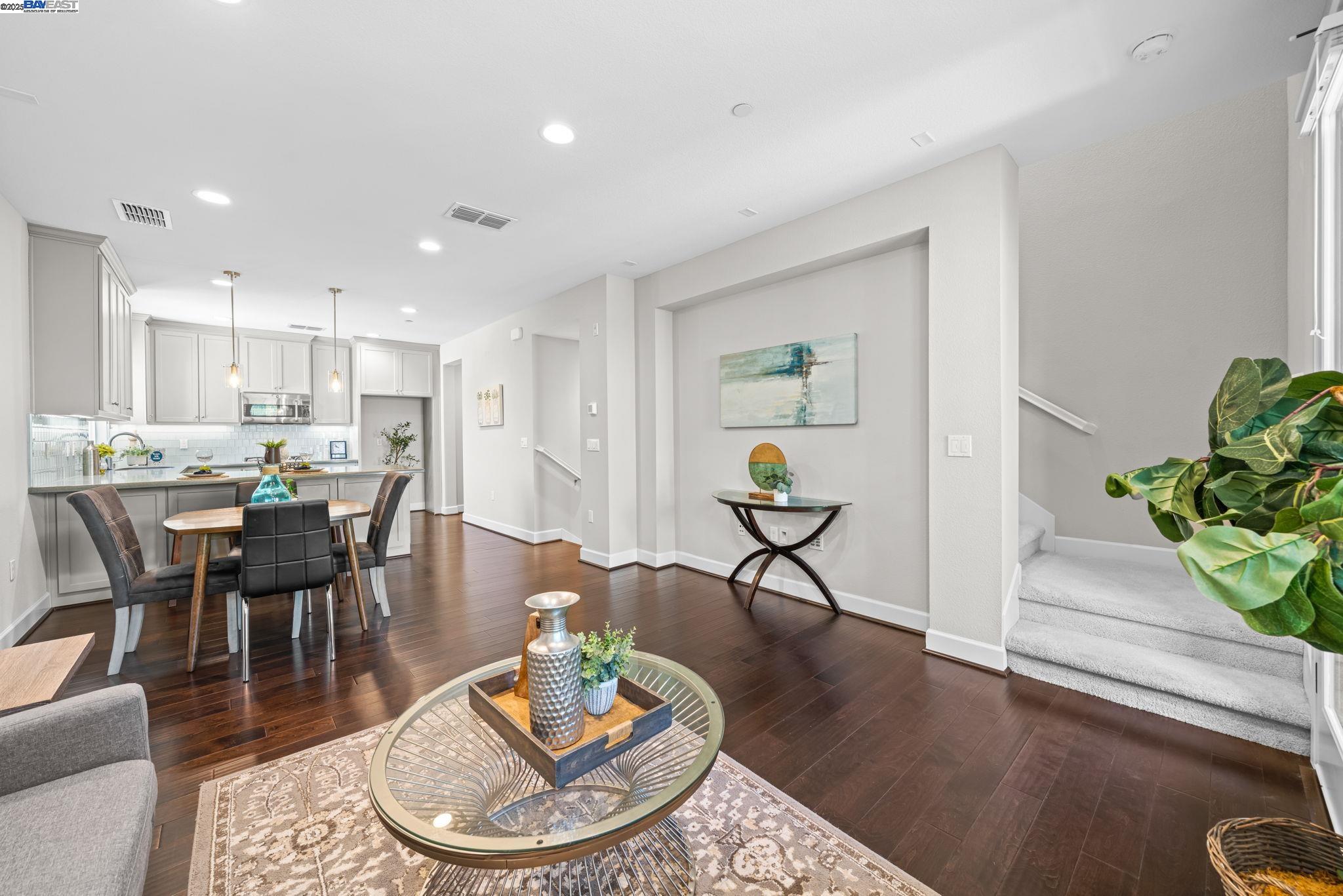 389 Basswood Cmn # 9, Livermore Unit: 9