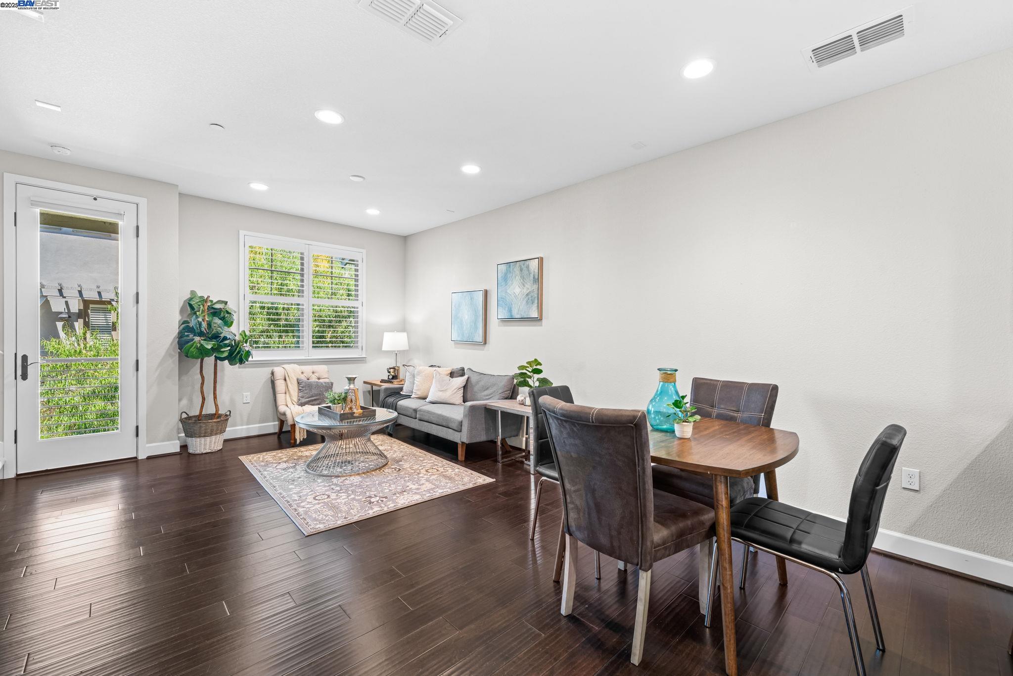 389 Basswood Cmn # 9, Livermore Unit: 9