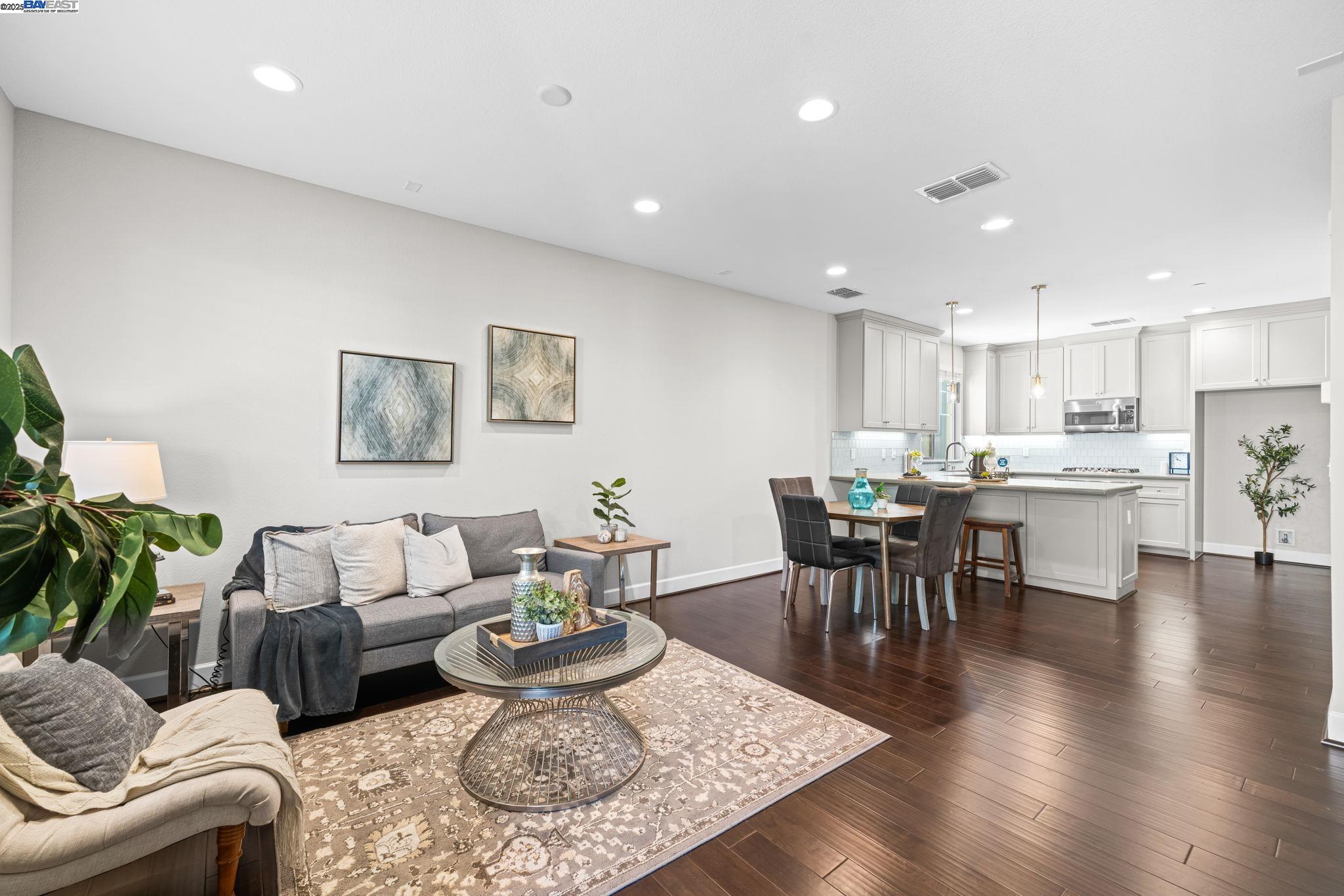 389 Basswood Cmn # 9, Livermore Unit: 9