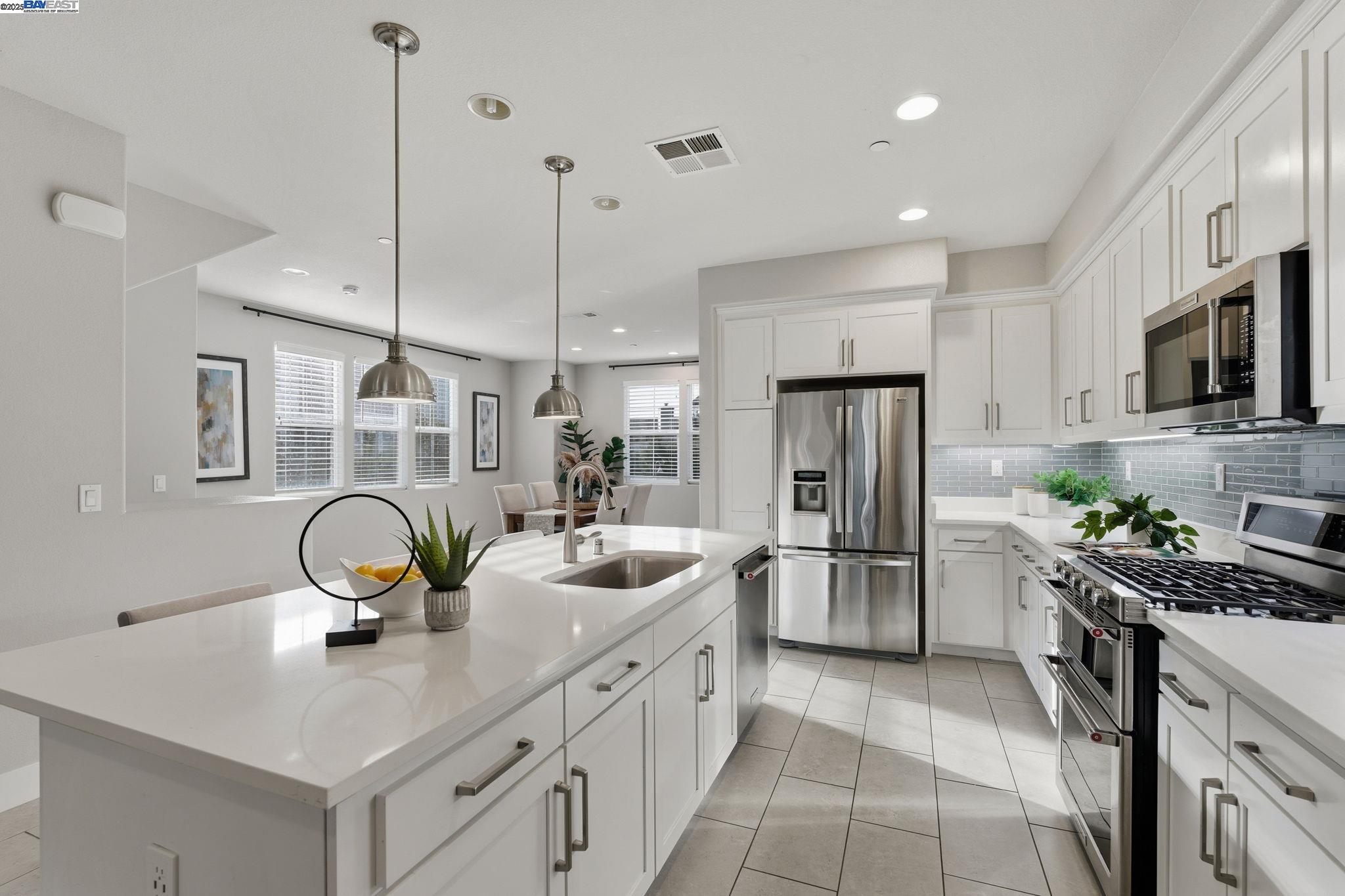 201 Jetty Dr, Richmond