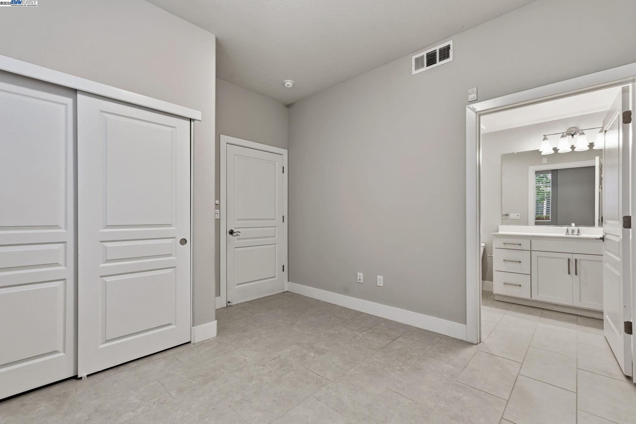 201 Jetty Dr, Richmond