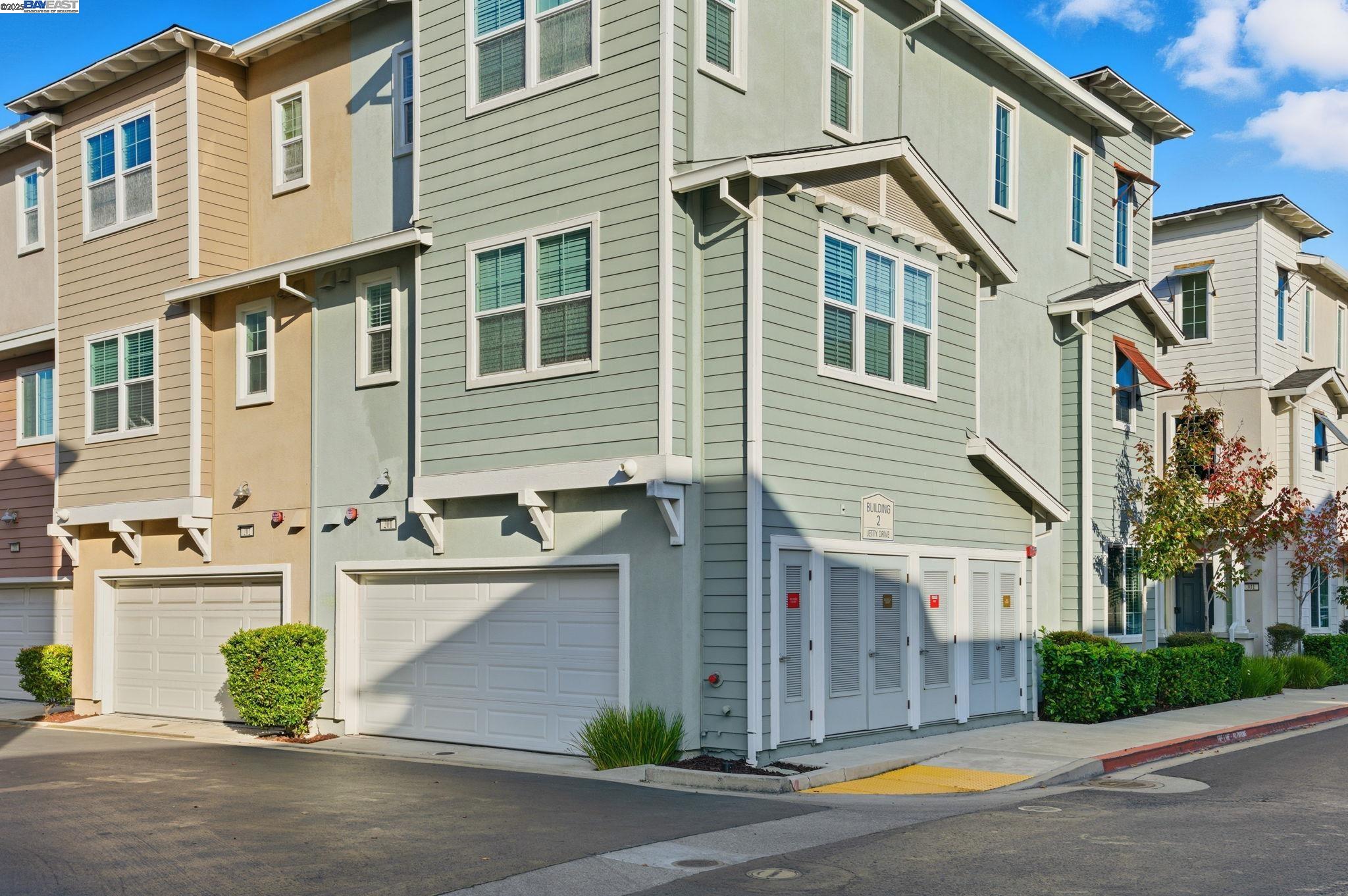 201 Jetty Dr, Richmond