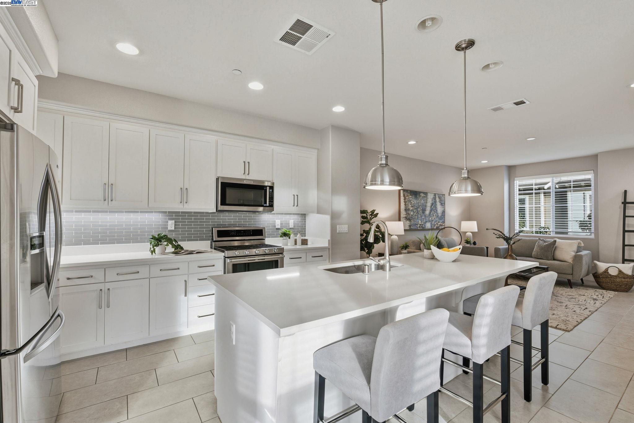 201 Jetty Dr, Richmond