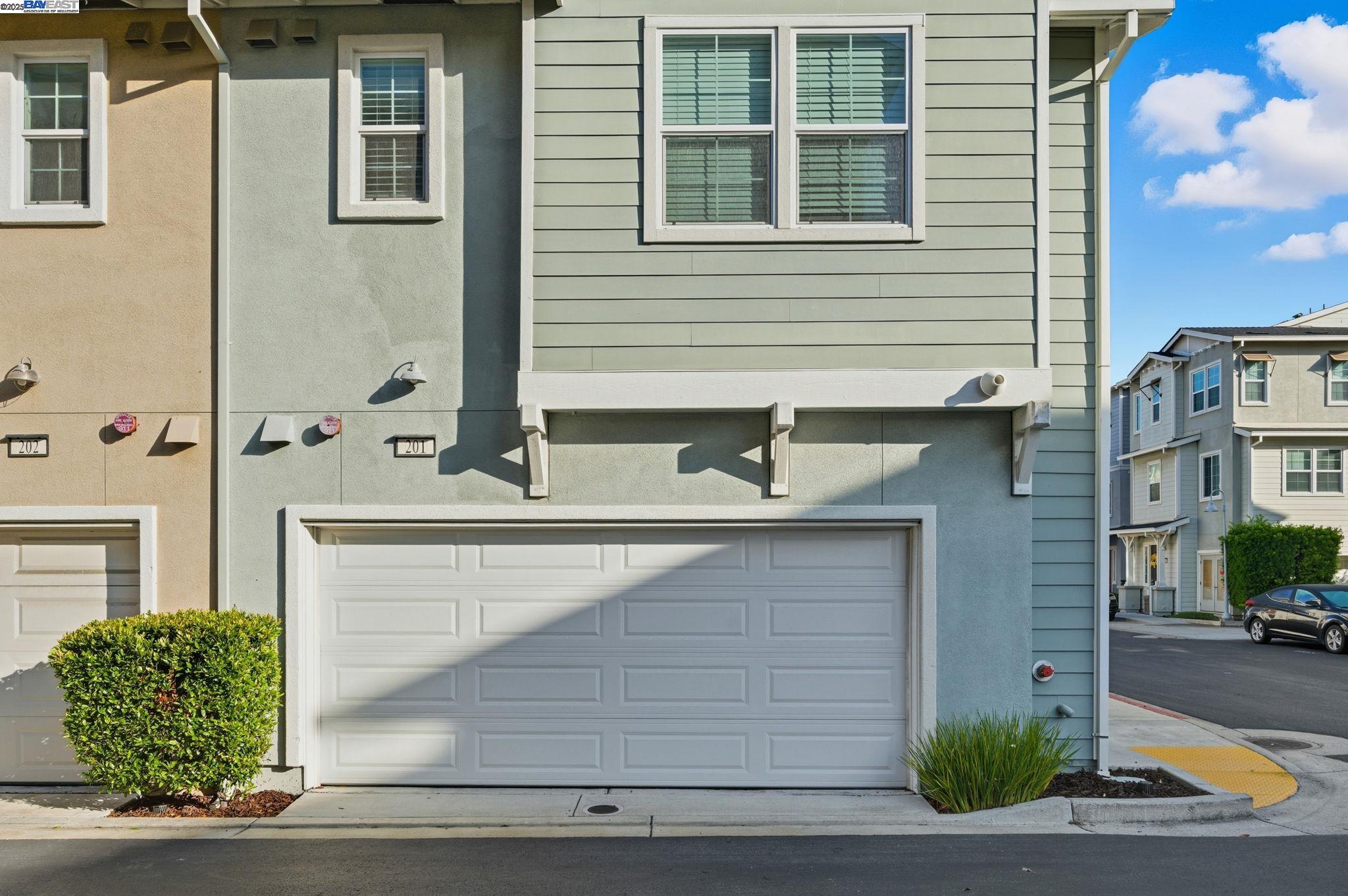 201 Jetty Dr, Richmond