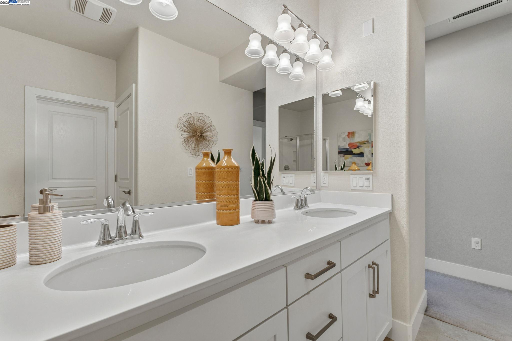 201 Jetty Dr, Richmond