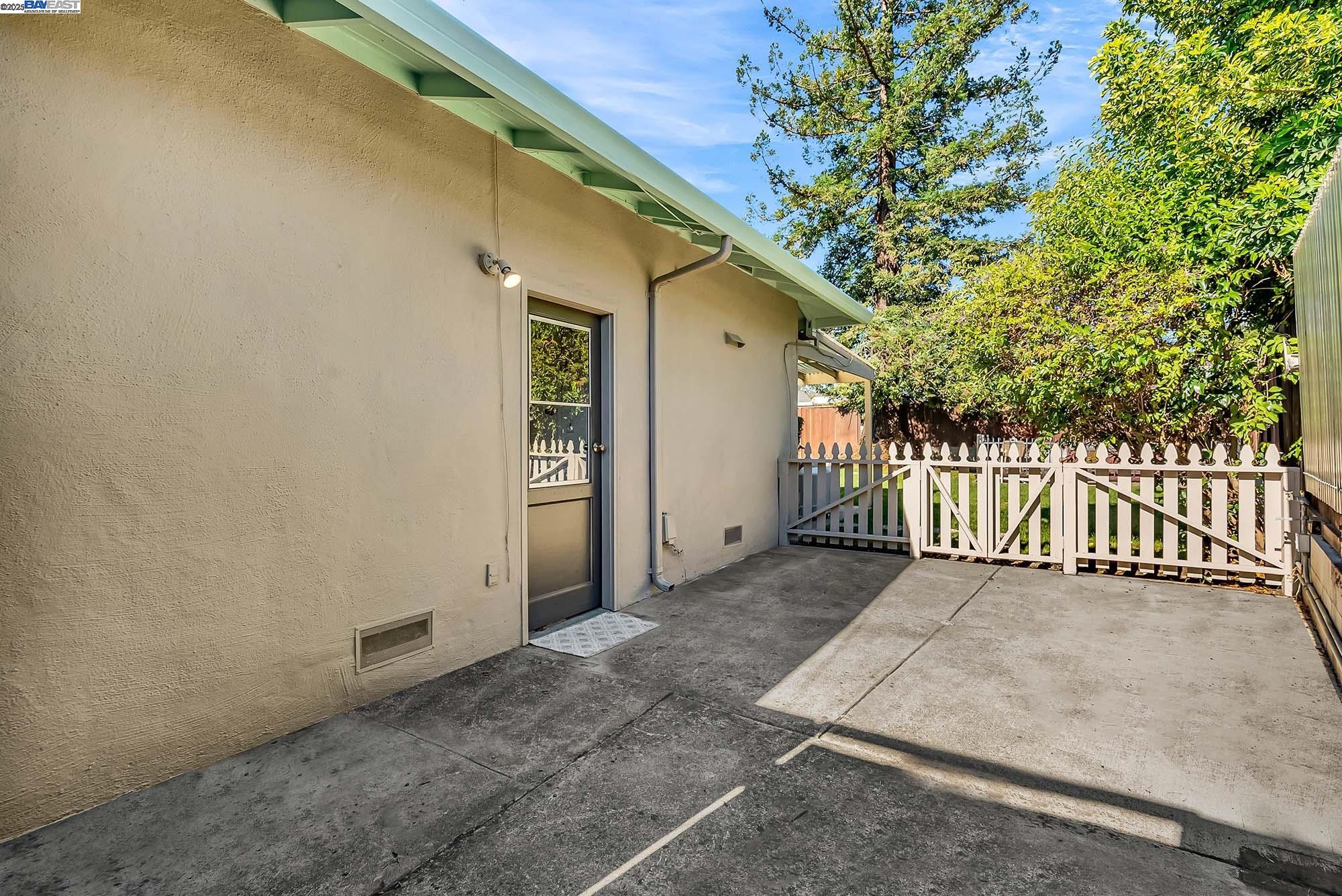 584 Eleanor Place, Hayward