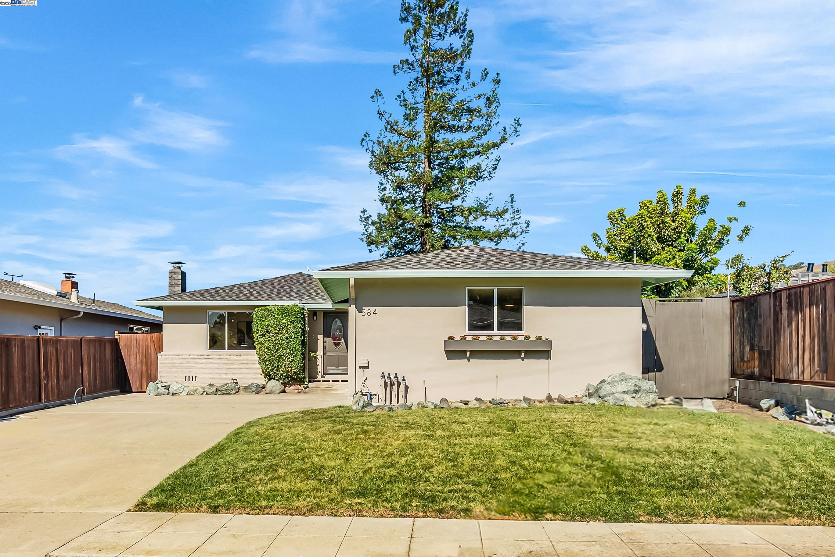 584 Eleanor Place, Hayward