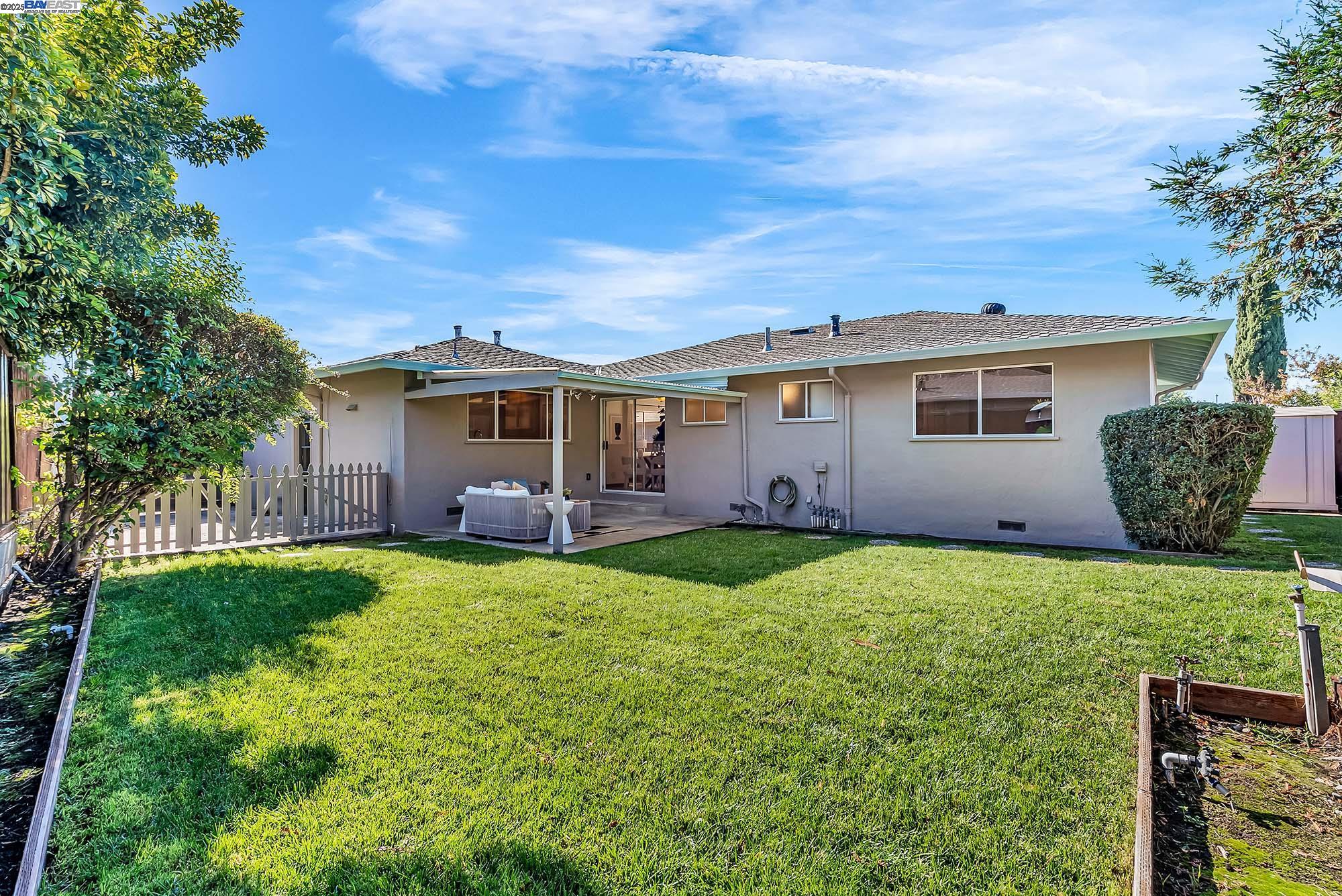 584 Eleanor Place, Hayward