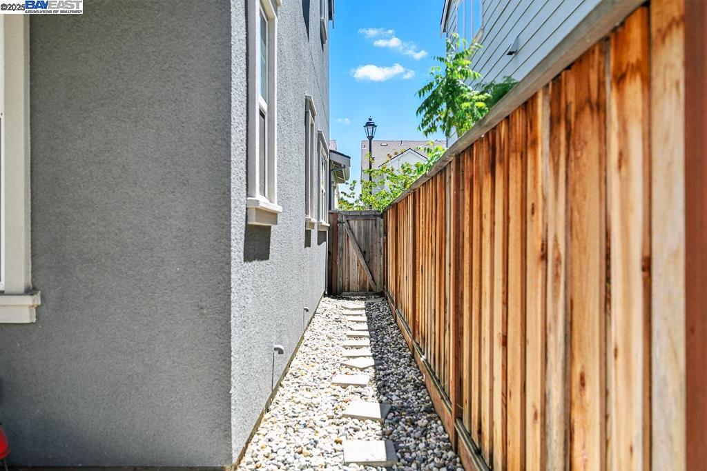 2100 Carbondale, Dublin