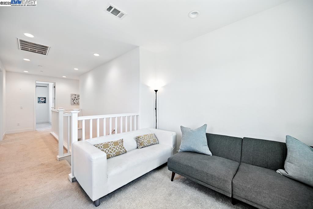 2100 Carbondale, Dublin