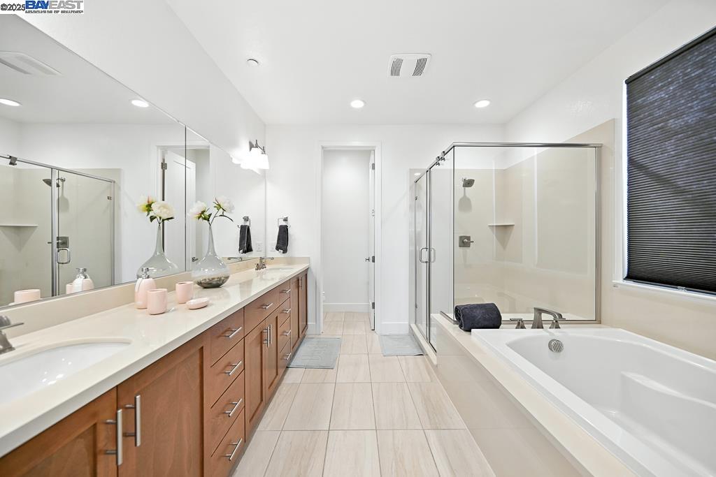 2100 Carbondale, Dublin