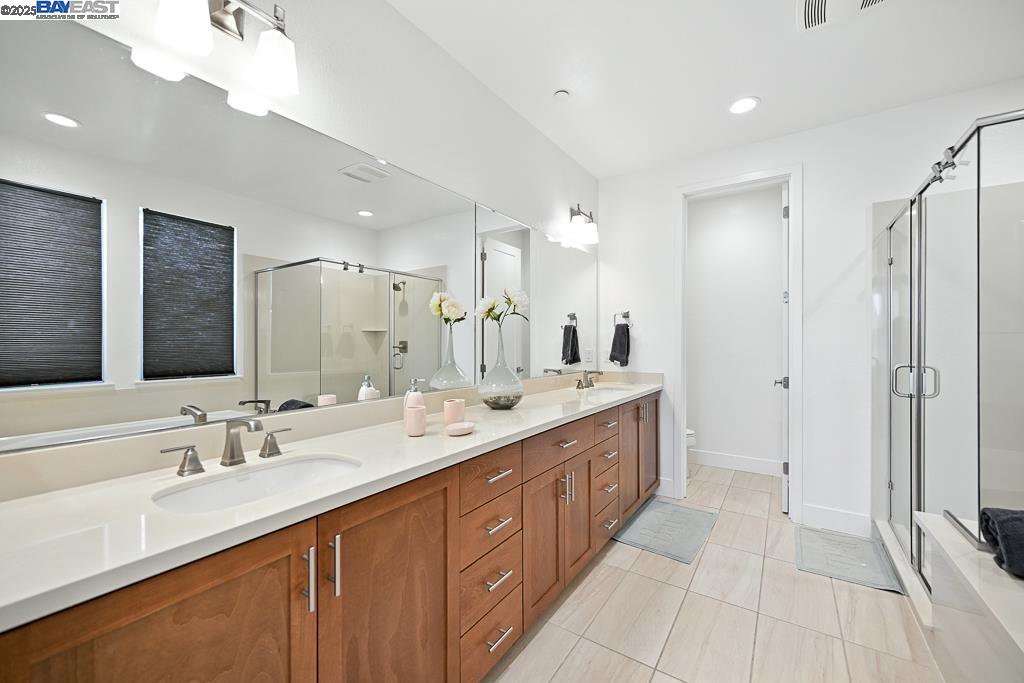 2100 Carbondale, Dublin