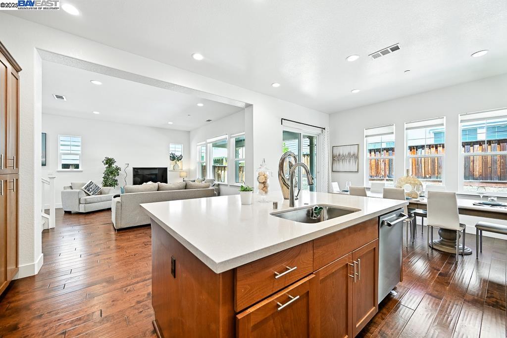 2100 Carbondale, Dublin