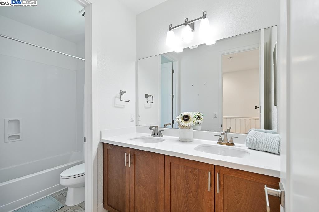 2100 Carbondale, Dublin