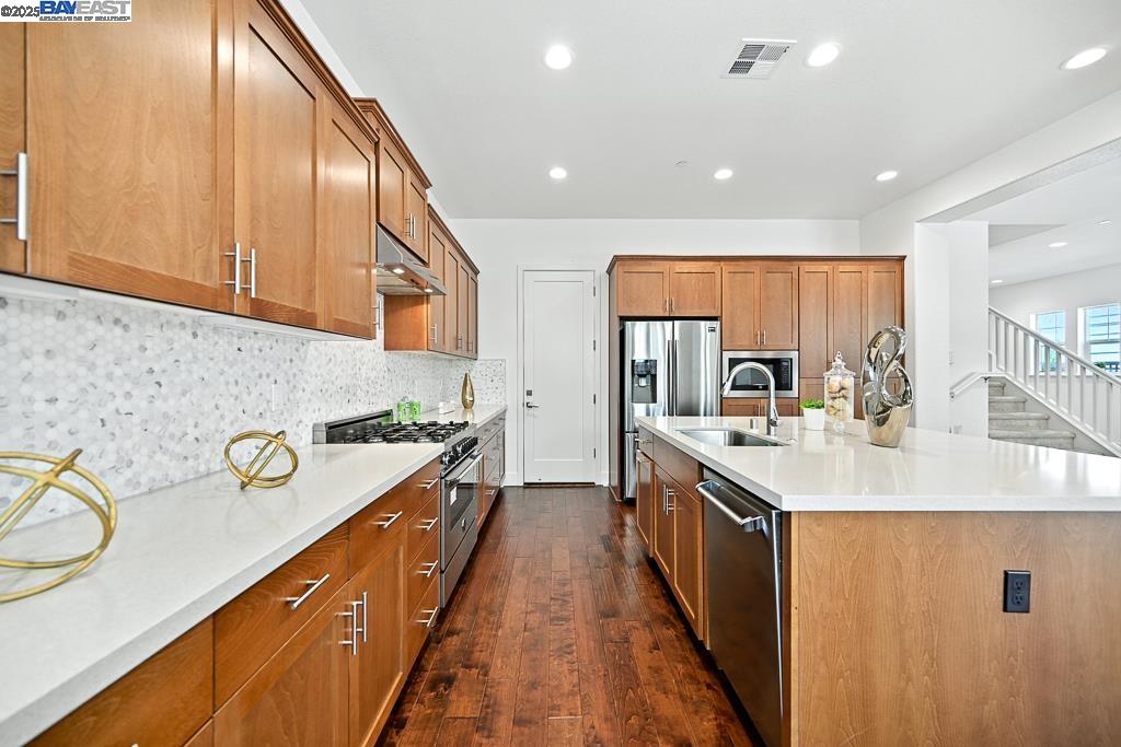 2100 Carbondale, Dublin