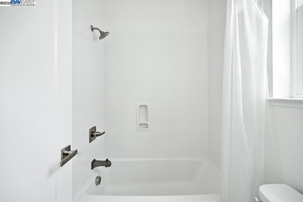 2100 Carbondale, Dublin