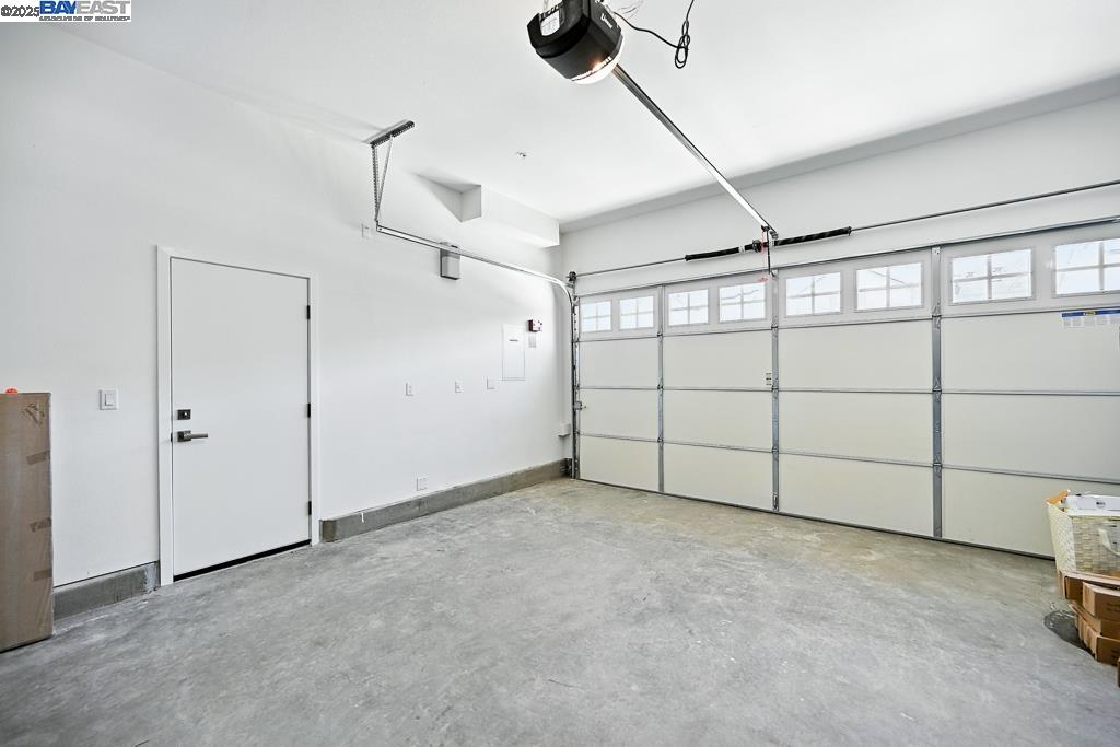 2100 Carbondale, Dublin