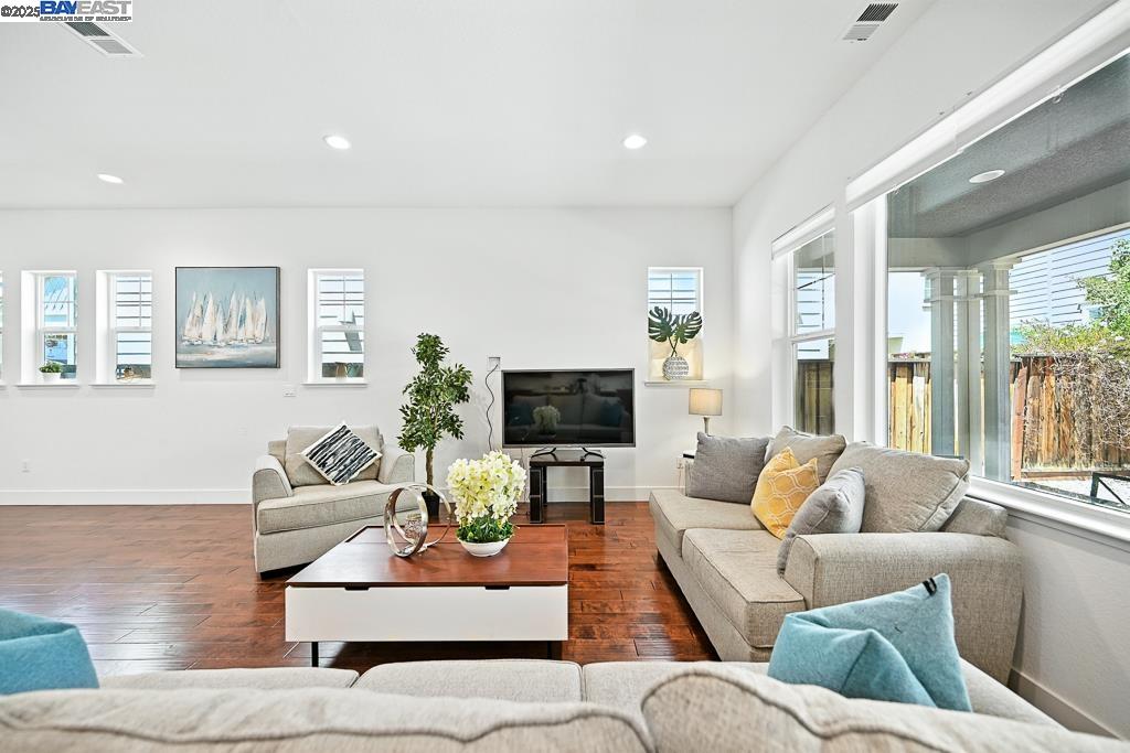 2100 Carbondale, Dublin