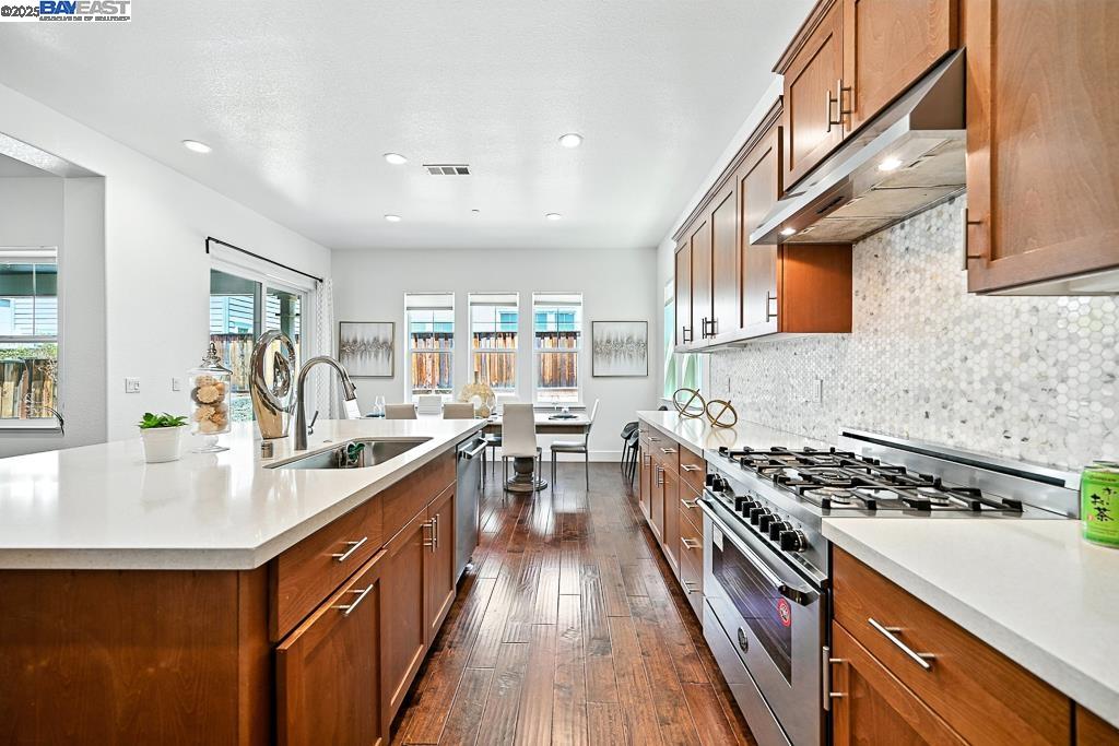 2100 Carbondale, Dublin