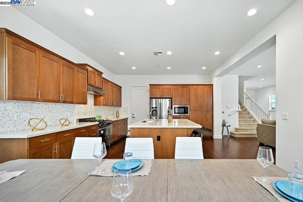 2100 Carbondale, Dublin