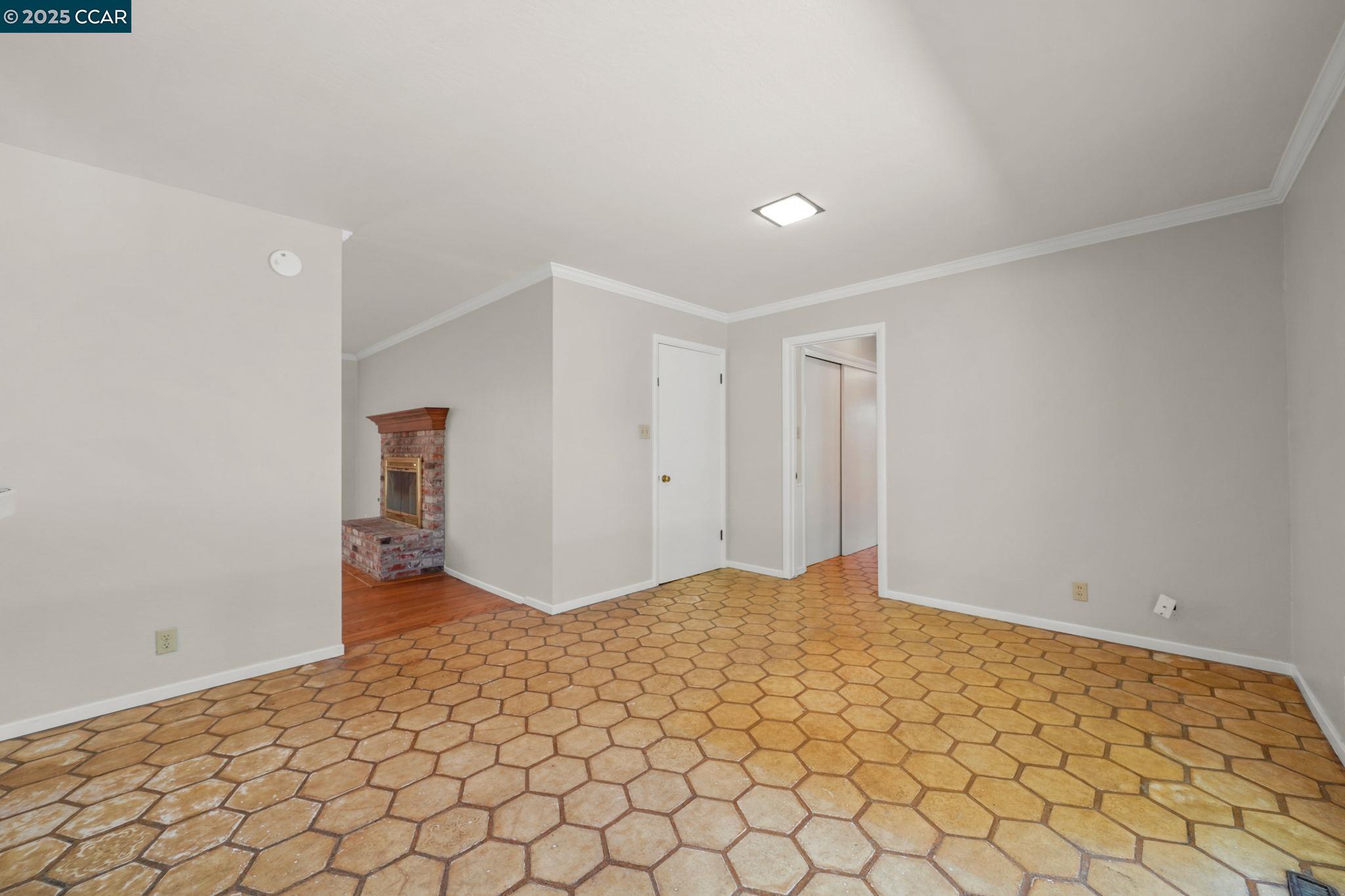 544 Verona Ave, Danville