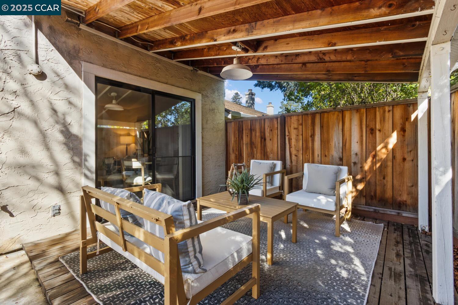 300 Lakehurst Dr, Martinez