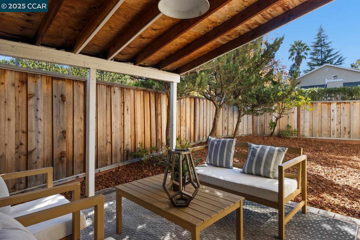 300 Lakehurst Dr, Martinez