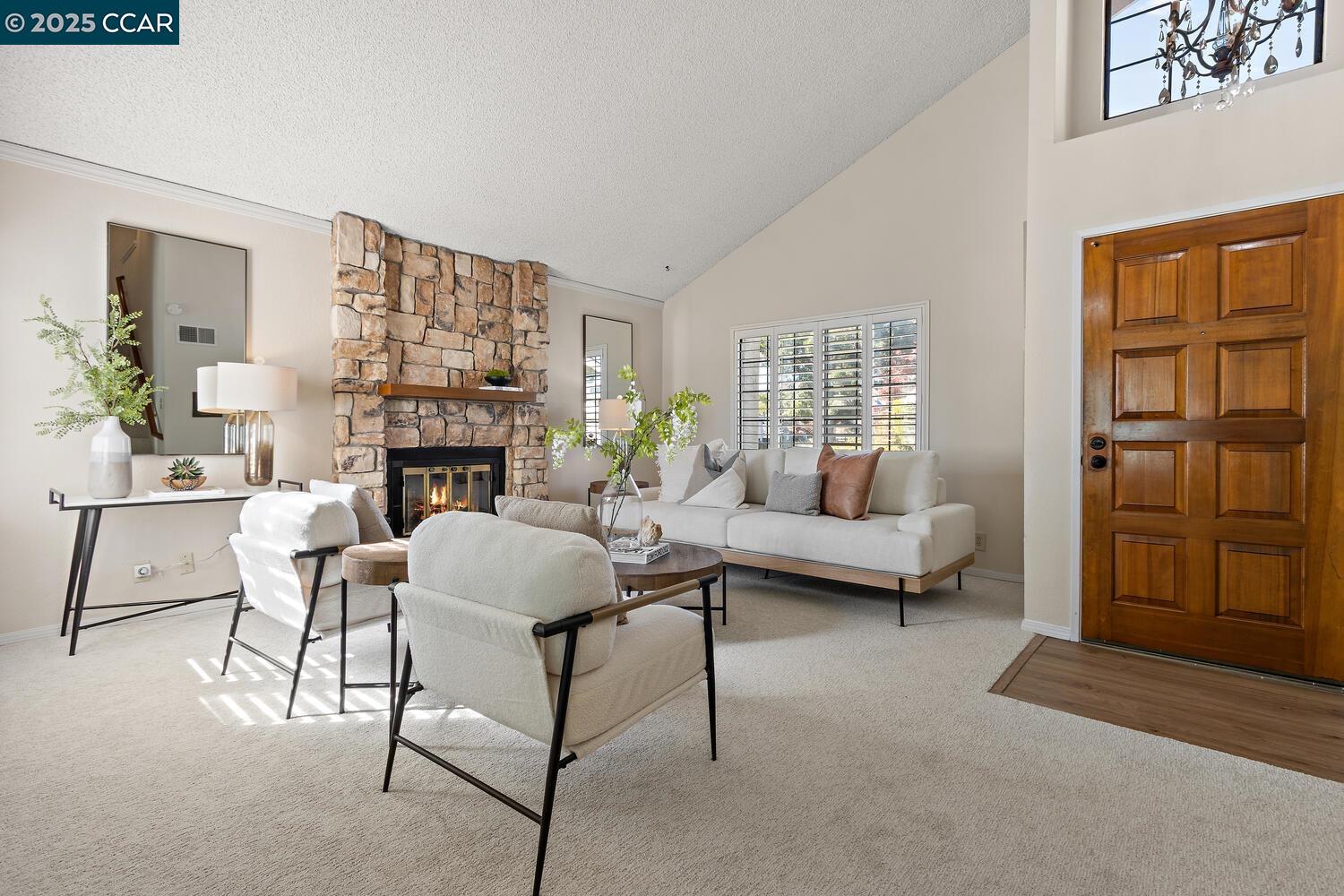 300 Lakehurst Dr, Martinez