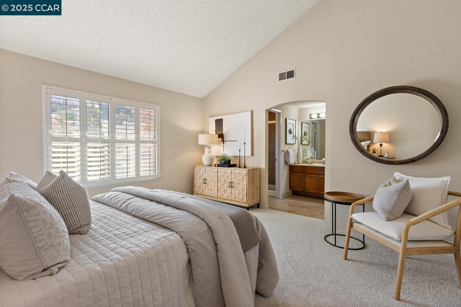 300 Lakehurst Dr, Martinez