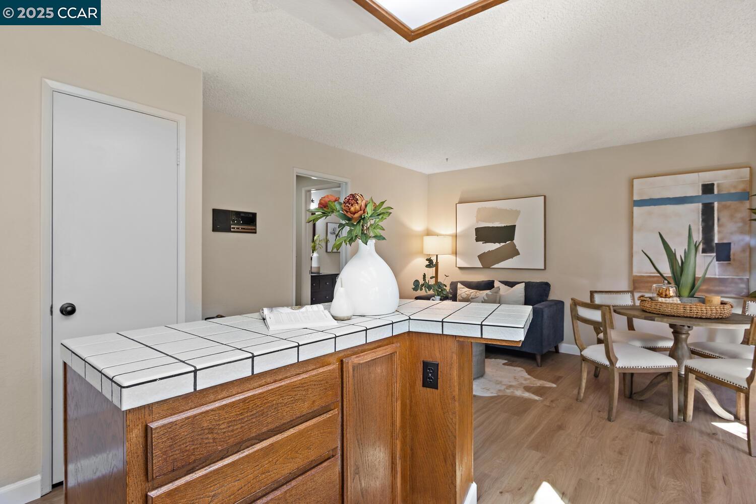 300 Lakehurst Dr, Martinez