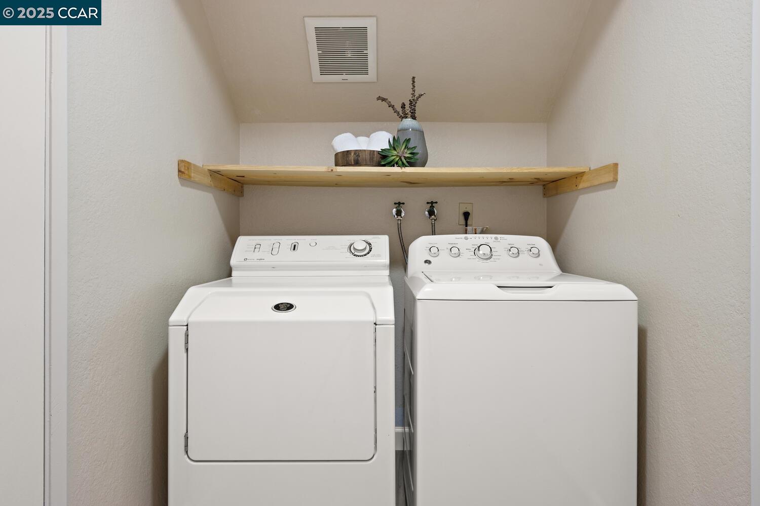 300 Lakehurst Dr, Martinez