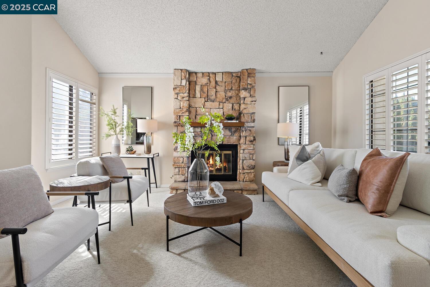 300 Lakehurst Dr, Martinez