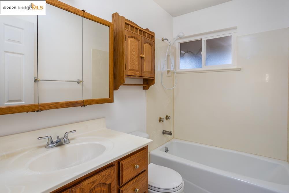 4137 Eden Ct