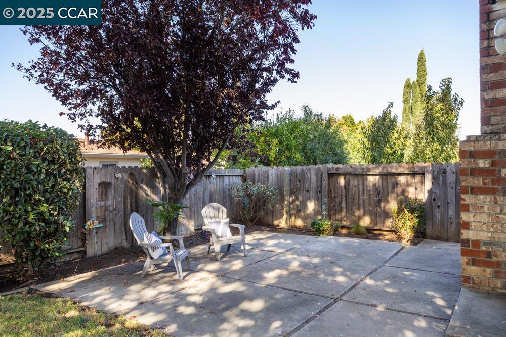 2218 Daffodil Dr