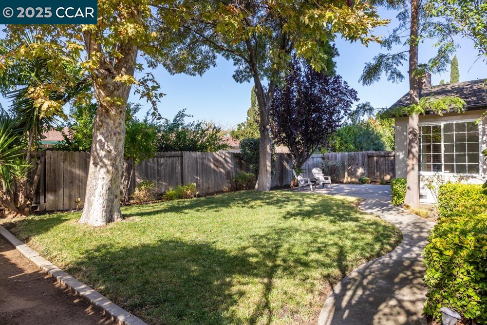 2218 Daffodil Dr