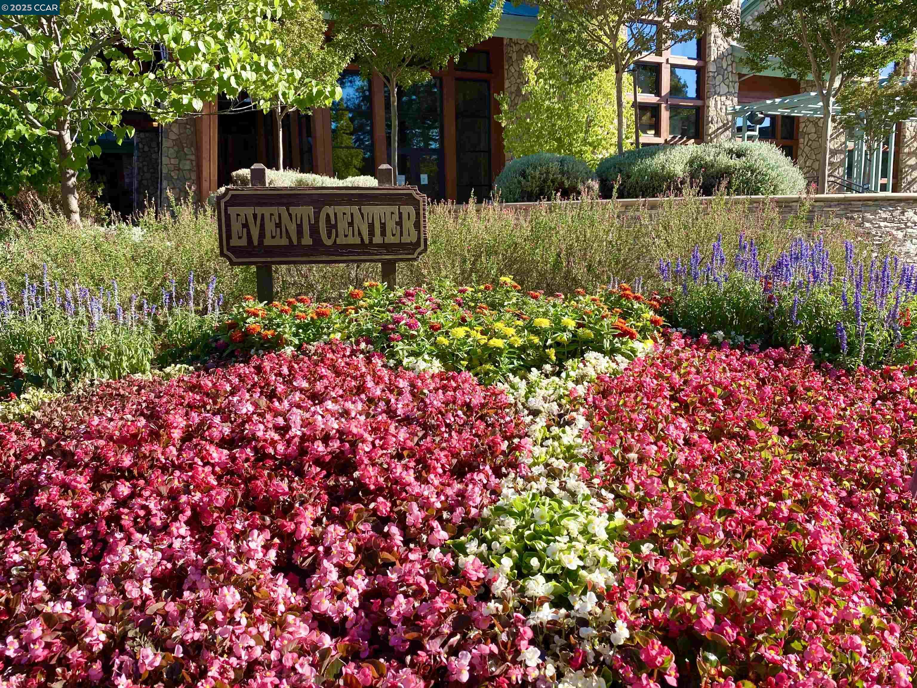 2933 Ptarmigan Dr # 3