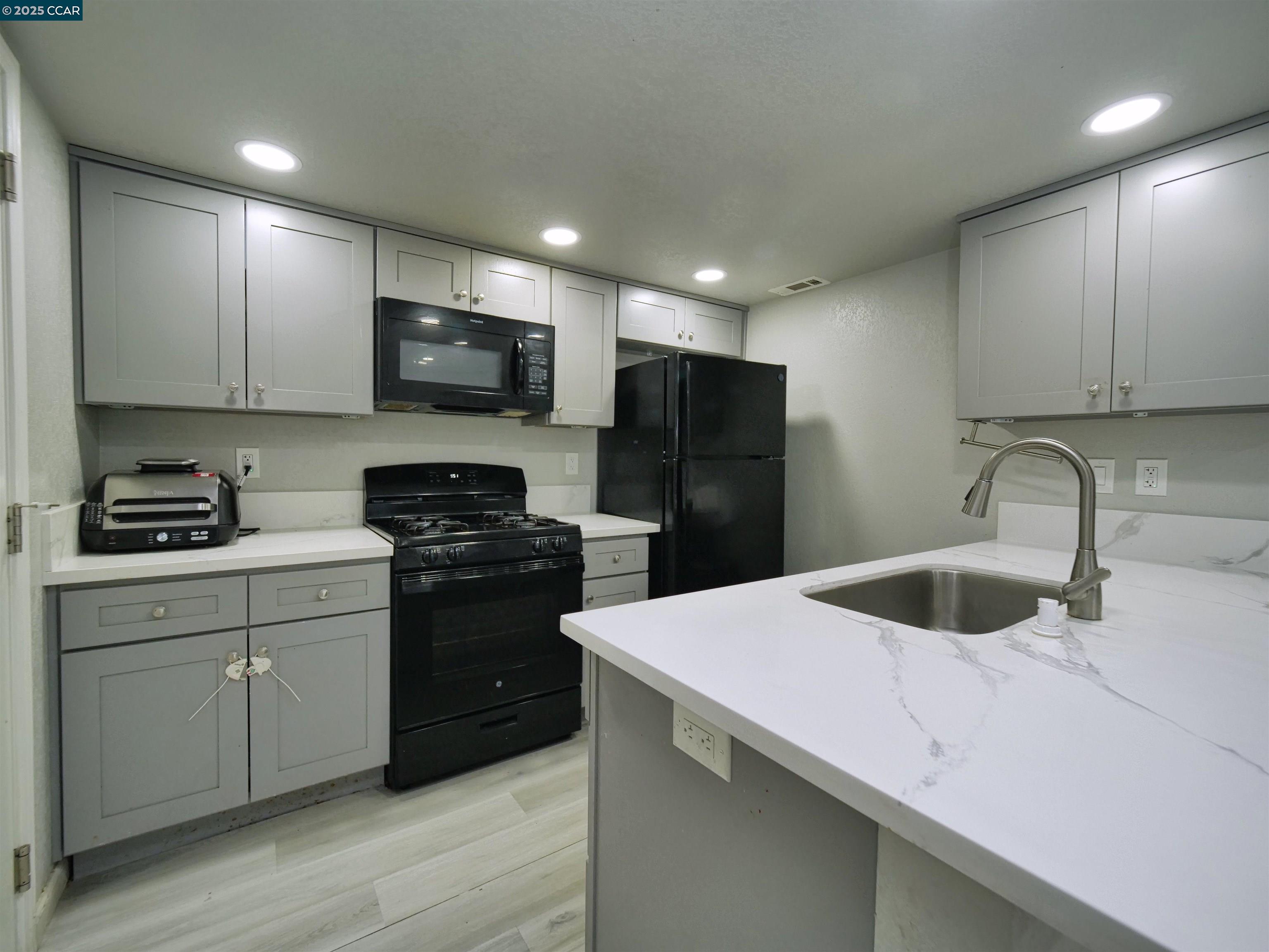 1480 Eastwood Avenue