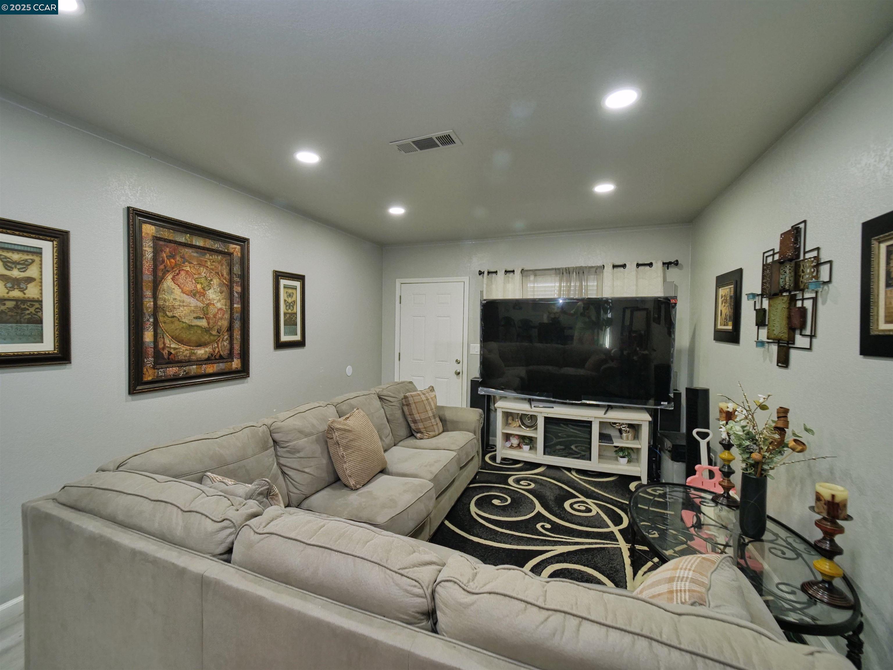 1485 Eastwood Avenue