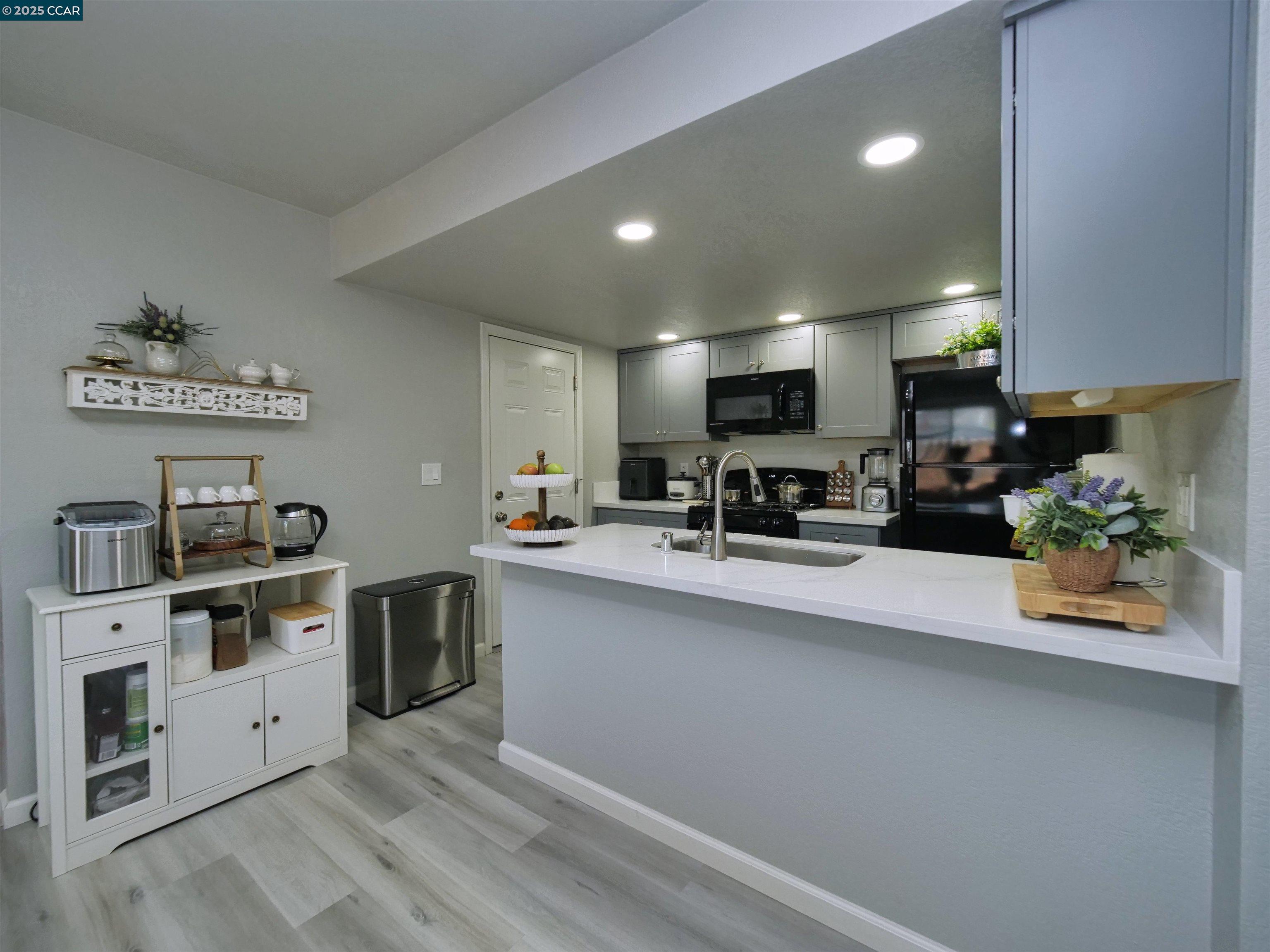 1485 Eastwood Avenue