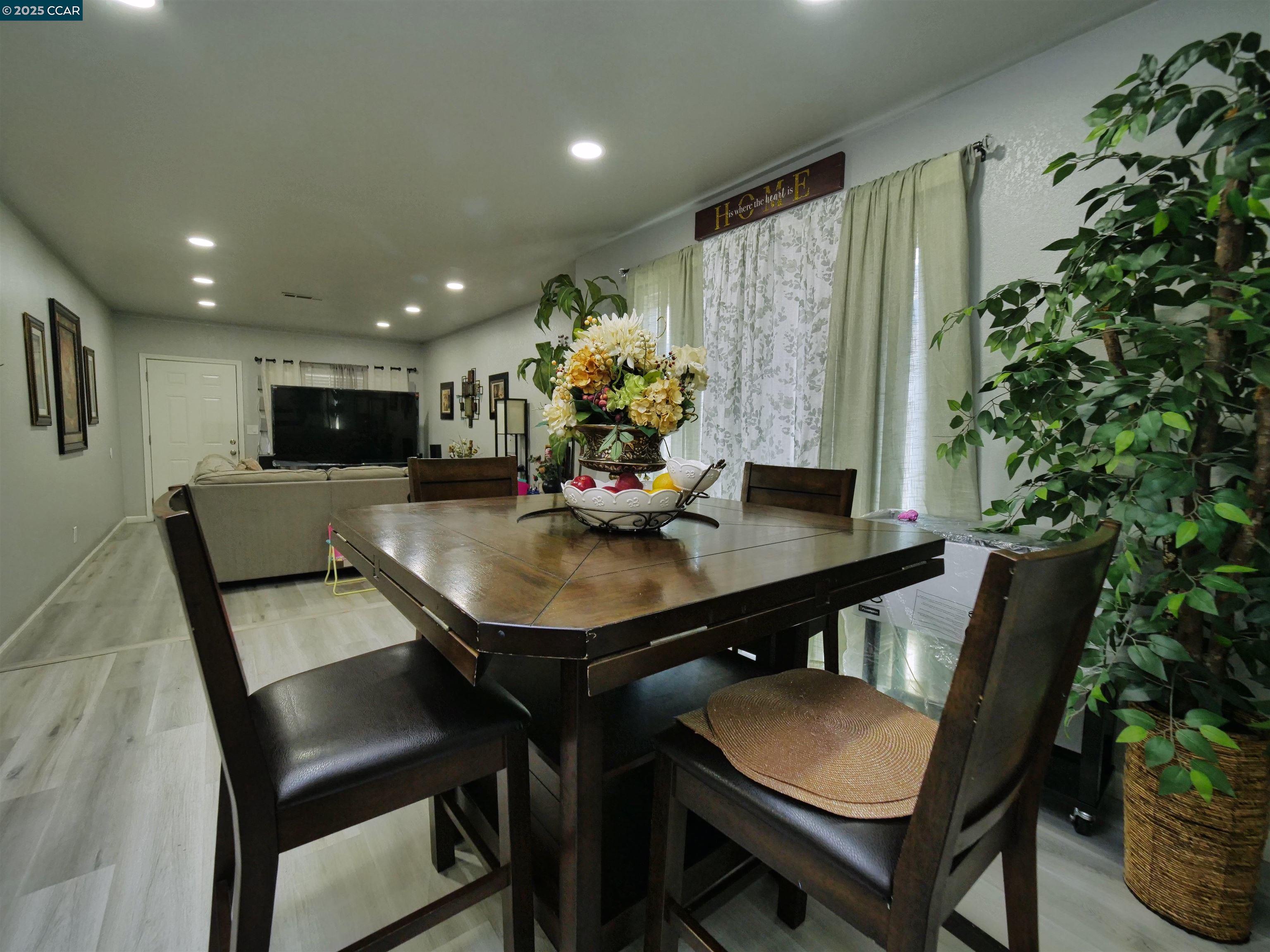 1485 Eastwood Avenue