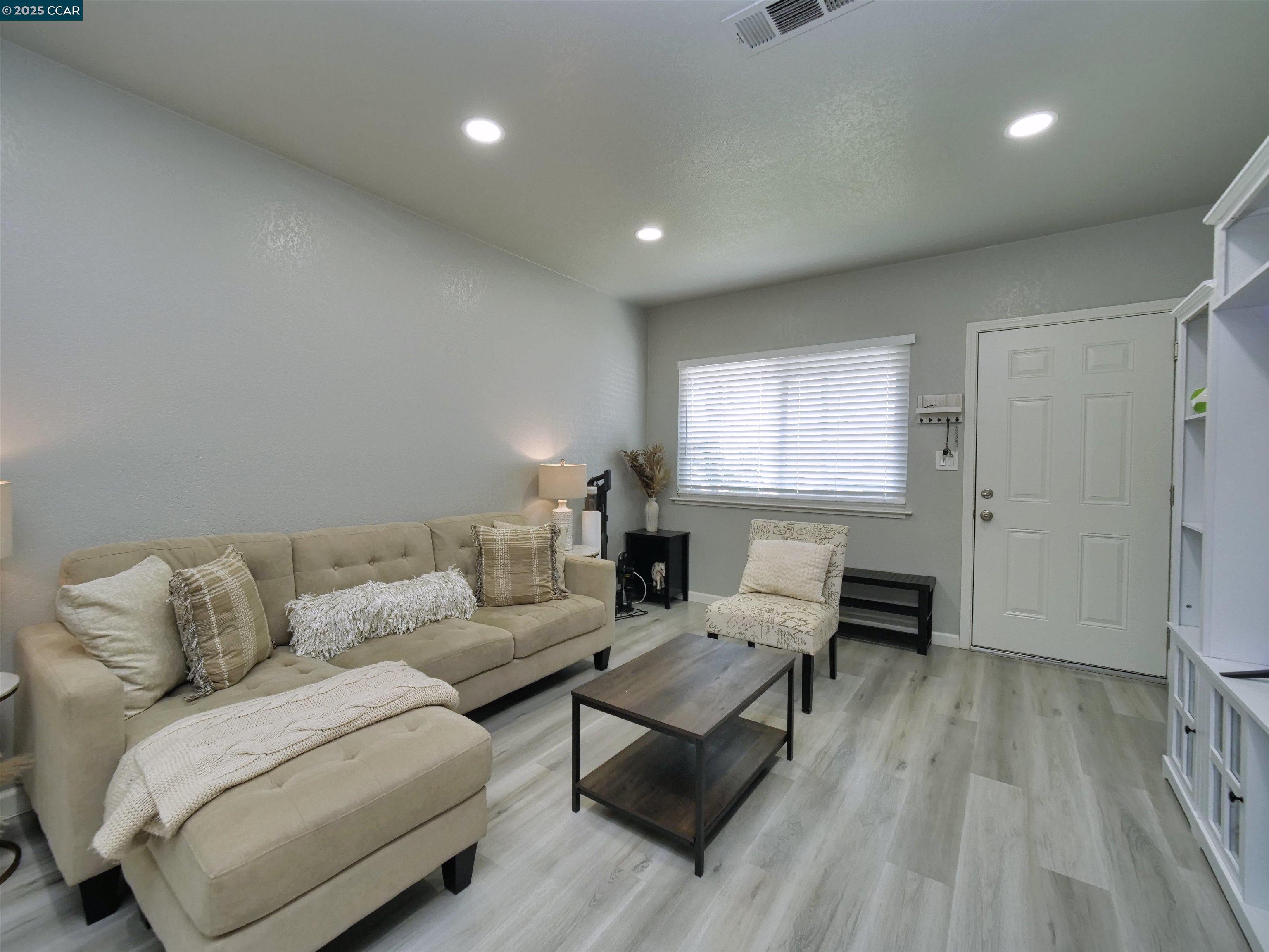 1485 Eastwood Avenue