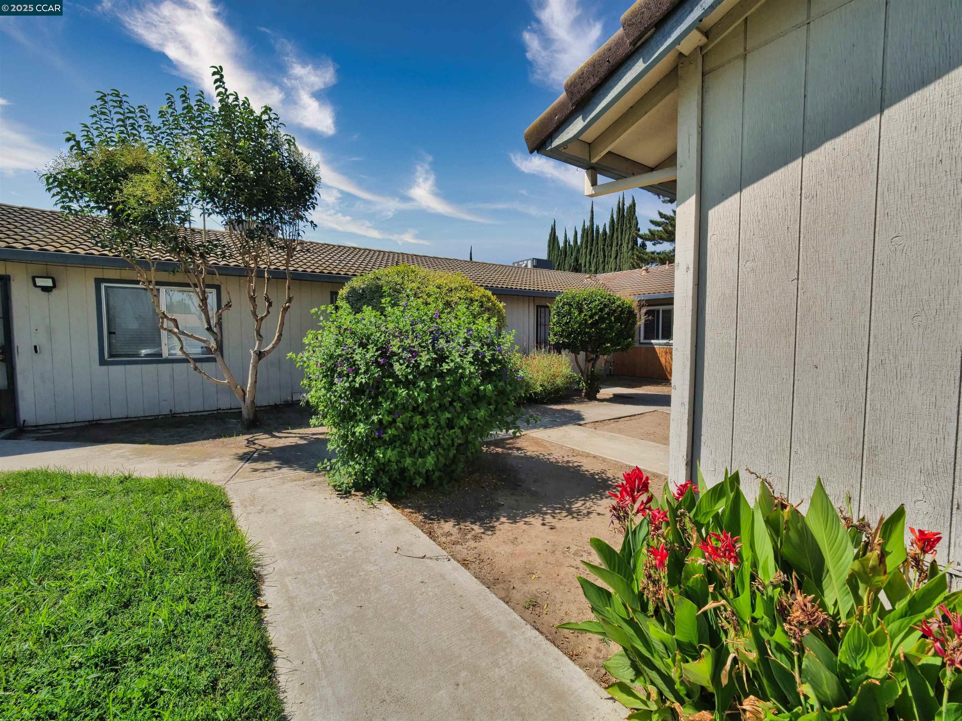 1755 Crestwood Avenue