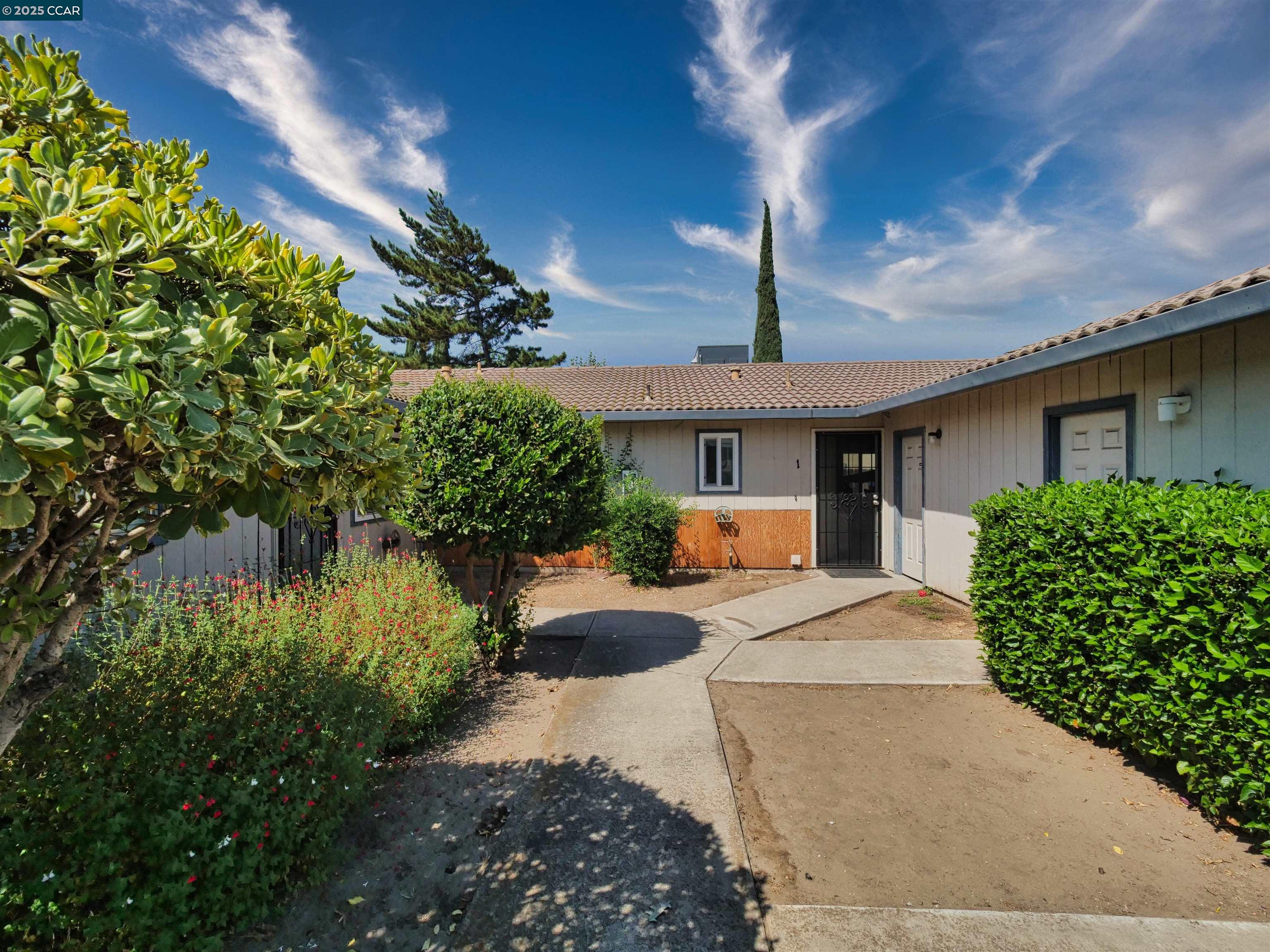 1755 Crestwood Avenue