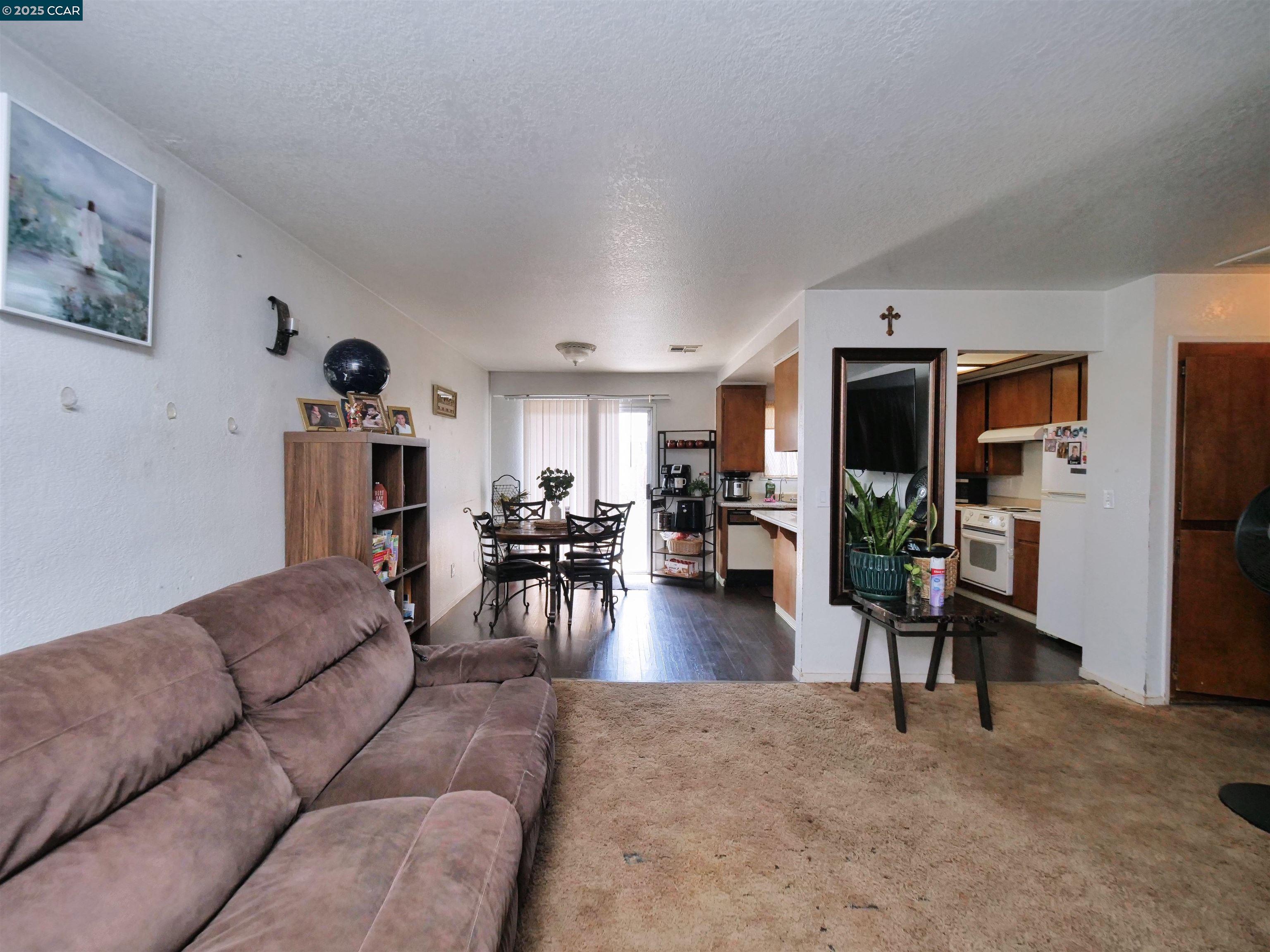 1755 Crestwood Avenue