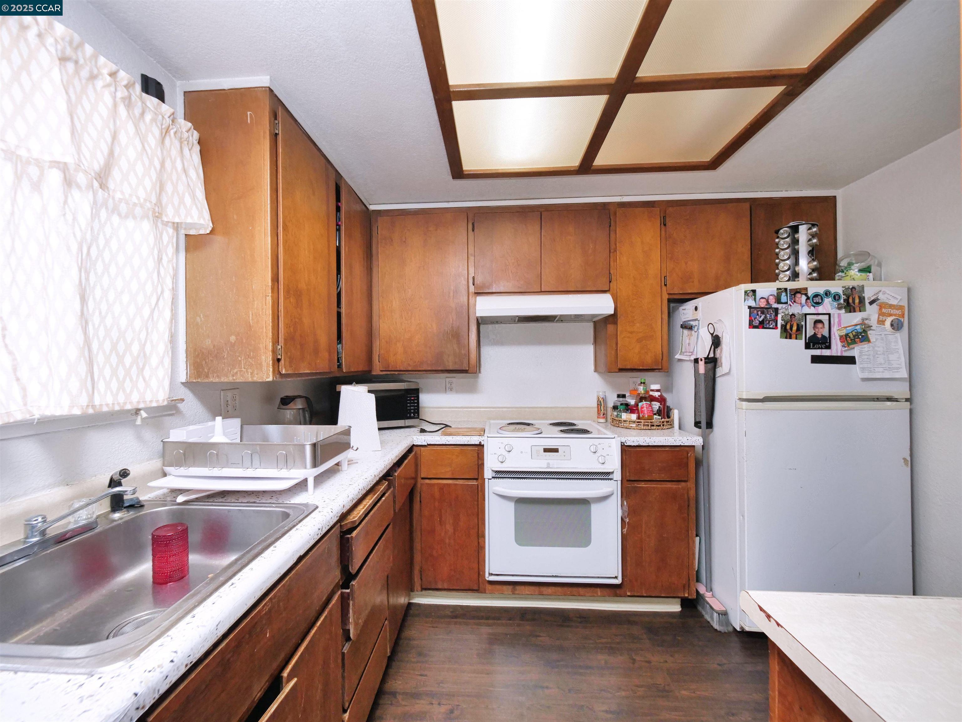 1755 Crestwood Avenue