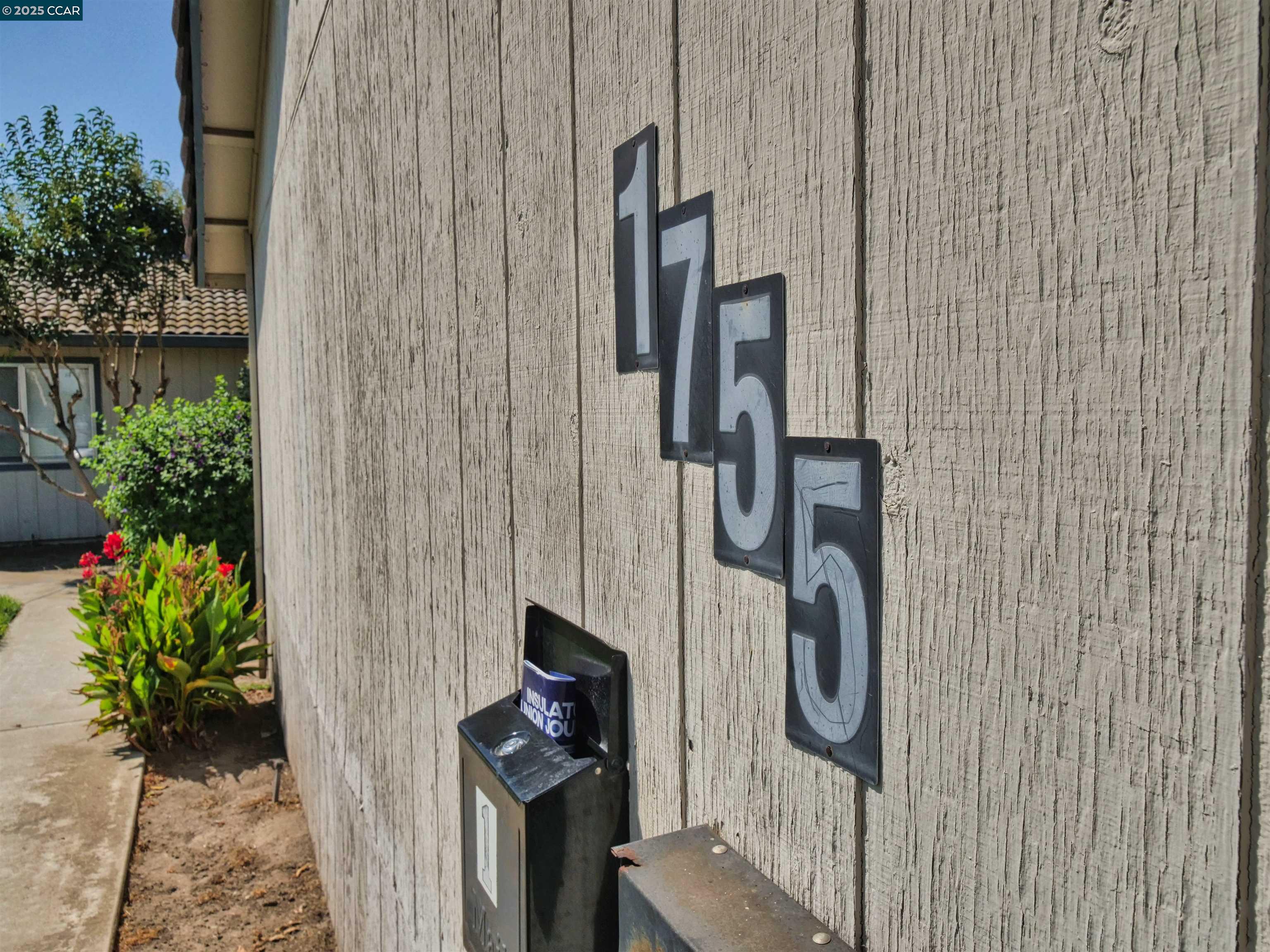 1755 Crestwood Avenue