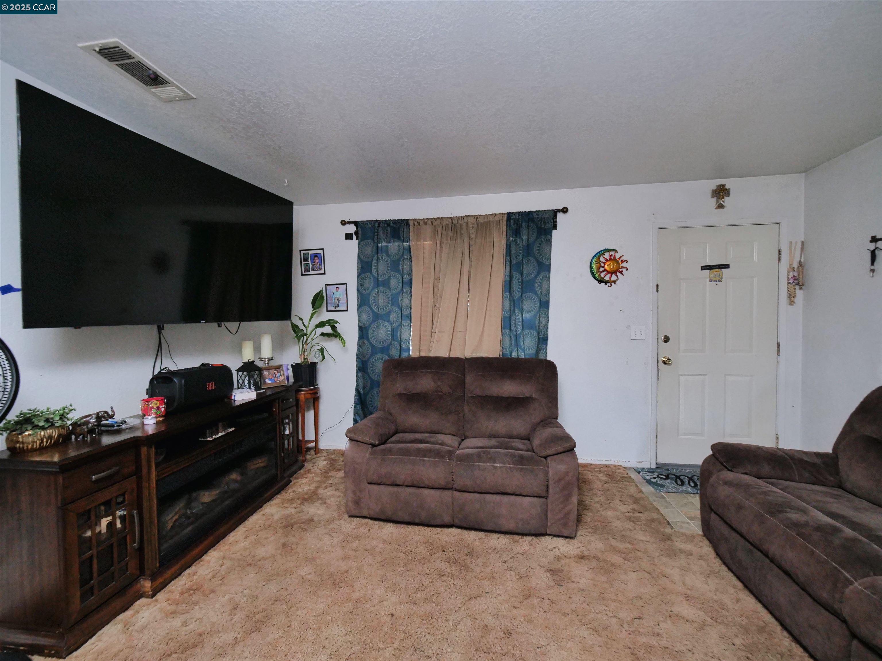 1755 Crestwood Avenue